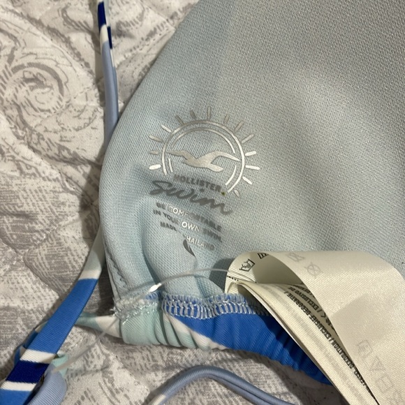 HOLLISTER SWIM TOP - Picture 3 of 3